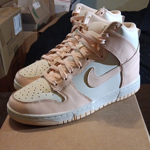 Nike Dunk High Women's Sail Crimson Tint (2021) Womens 7 EUC - Picture 2 of 9